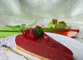 Osvežavajući kolač od rabarbare i jagoda