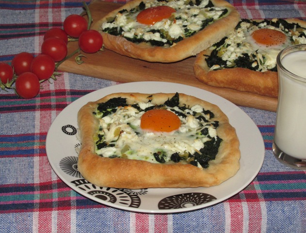 Yumurtalı Otlu Pide