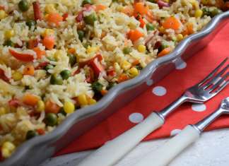 Jednostavan prilog od pirinča i mešavine povrća